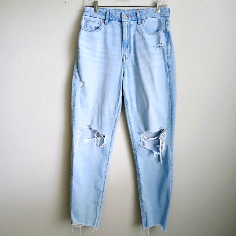 American Eagle Outfitters Light Blue Distressed Jeans